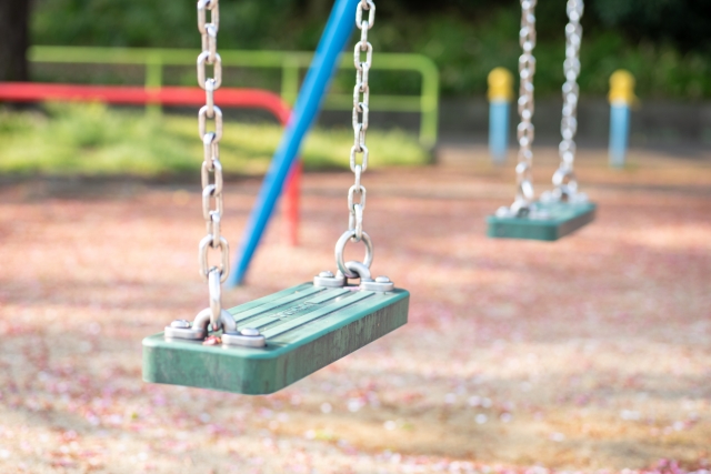 ぶらんこ乗りイメージ